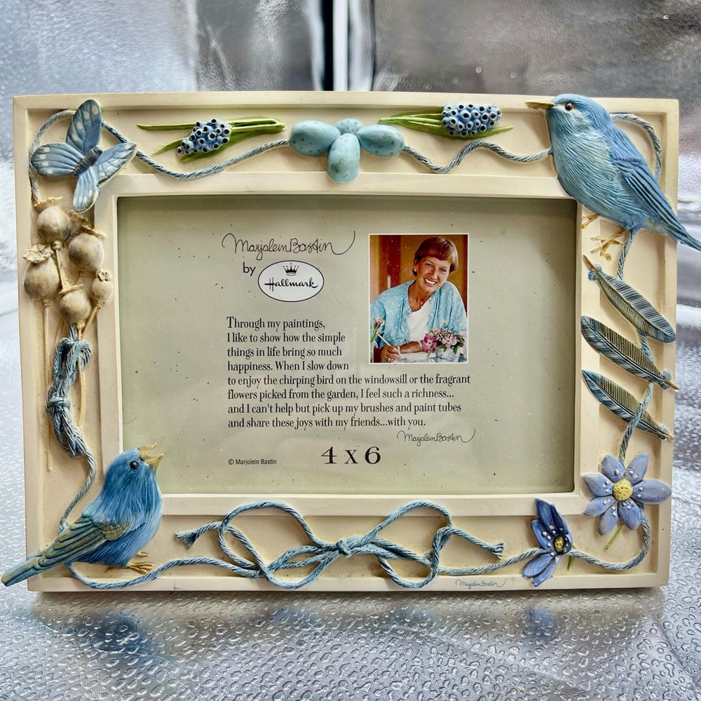 Vintage! Marjolein Bastin for Hallmark Blue and Cream Bird Resin 4x6 Frame